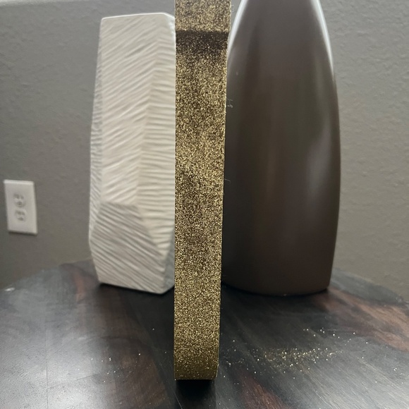 Gold Glitter Letter U - Picture 3 of 3